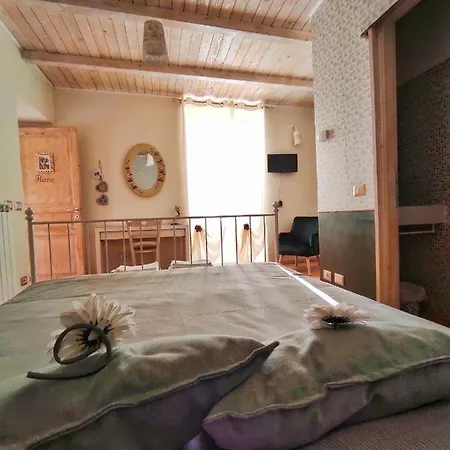 Rocca Dell'innominato Alojamento de Acomodação e Pequeno-almoço Lecco