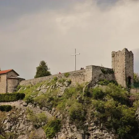 Rocca Dell'innominato Alojamento de Acomodação e Pequeno-almoço 3*