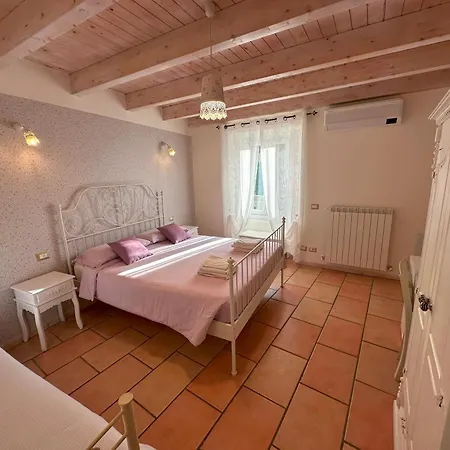 Rocca Dell'innominato Bed & Breakfast *